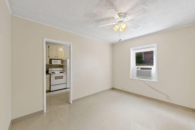 521 Hawkins Rd Apt 3, Clarksville, TN 37040