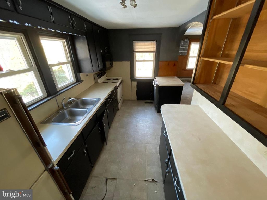 996 ALLENTOWN RD, GREEN LANE, PA 18054 — photo 3