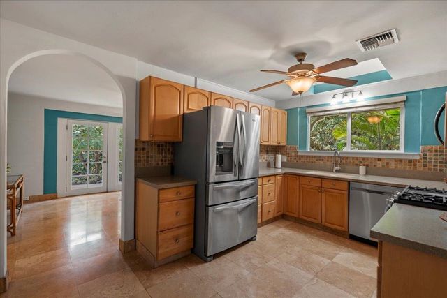 1097 Ewa Pl, Kihei, HI 96753
