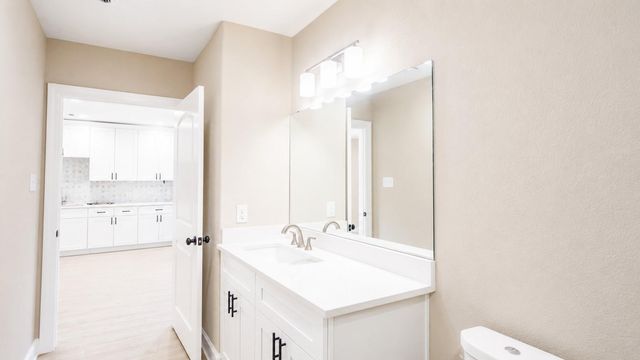 1206-B Pinewood Lane, Pasadena, TX 77502