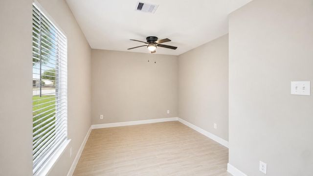 1206-B Pinewood Lane, Pasadena, TX 77502