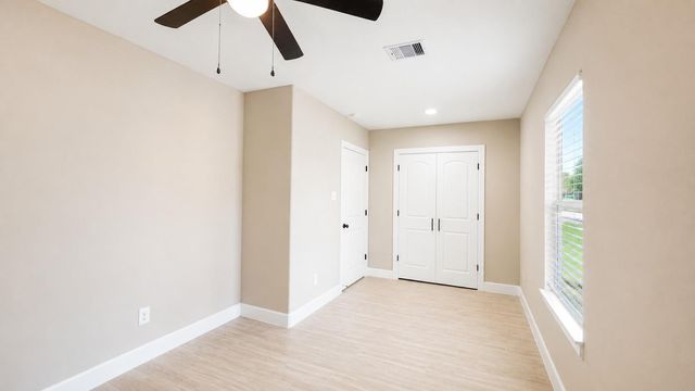 1206-B Pinewood Lane, Pasadena, TX 77502