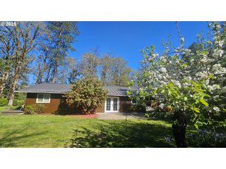 24221 WARTHEN Rd, Elmira, OR 97437
