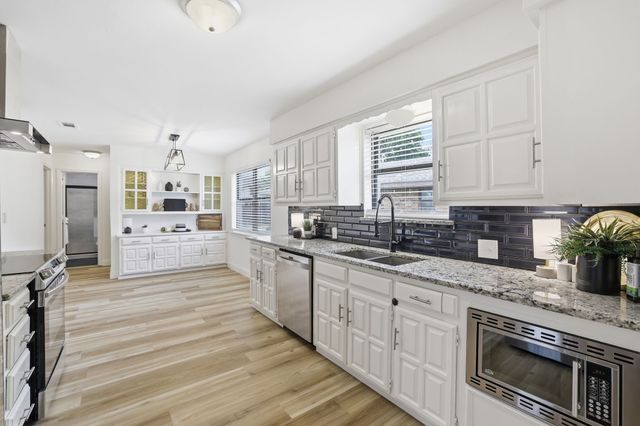 2408 Huntington Drive, Plano, TX 75075