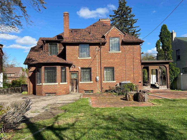 120 Ottawa Drive, Pontiac, MI 48341