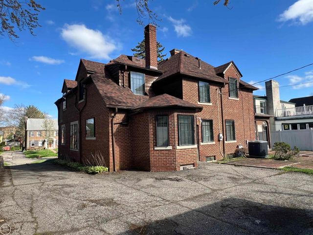 120 Ottawa Drive, Pontiac, MI 48341