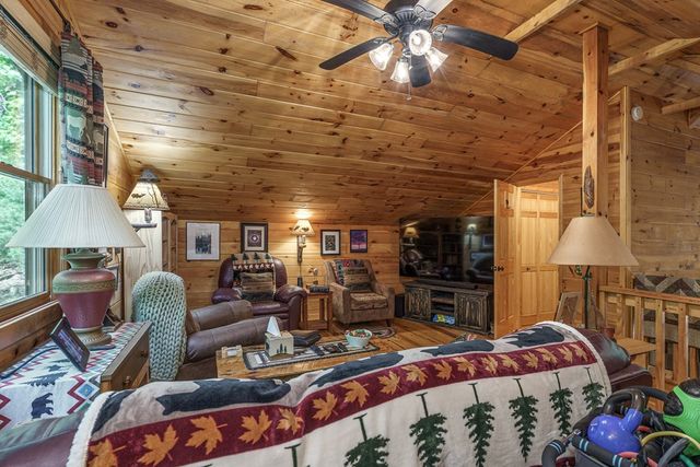 267 Laurelwood Circle, Murphy, NC 28906