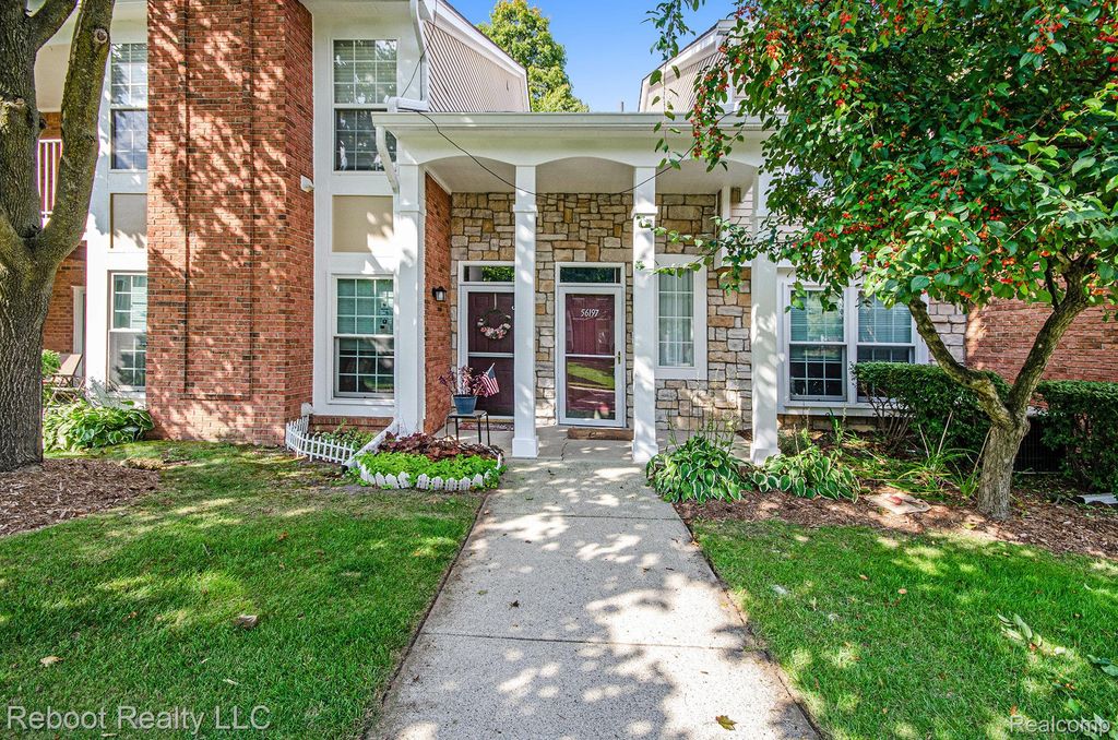 56197 Troon N, Utica, MI 48316