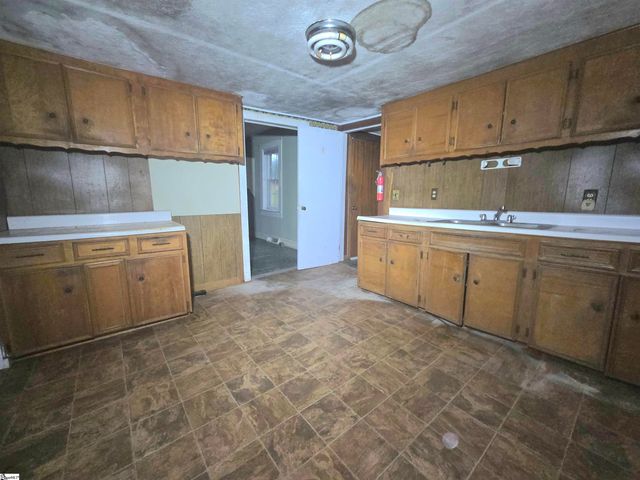 175 Long Road, Piedmont, SC 29673