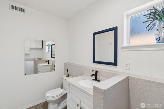 5606 39th Avenue SE, Lacey, WA 98503