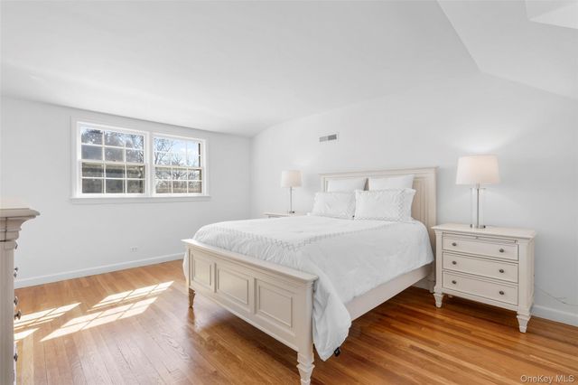 35 Byron Lane, Larchmont, NY 10538