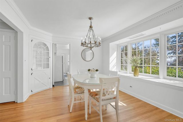 35 Byron Lane, Larchmont, NY 10538