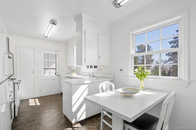 35 Byron Lane, Larchmont, NY 10538