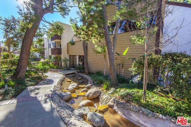 6050 Canterbury Drive E214, Culver City, CA 90230