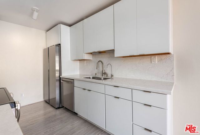 6050 Canterbury Drive E214, Culver City, CA 90230