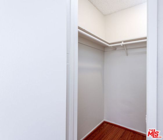 6050 Canterbury Drive E214, Culver City, CA 90230