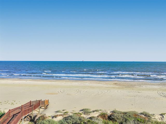 1220 Crystal Dunes Way, Crystal Beach, TX 77650