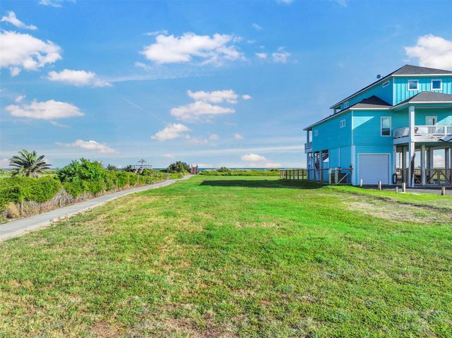 1220 Crystal Dunes Way, Crystal Beach, TX 77650