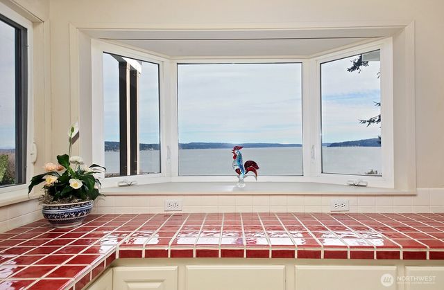 2693 North Bluff Road, Greenbank, WA 98253