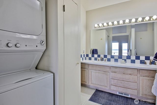 2693 North Bluff Road, Greenbank, WA 98253