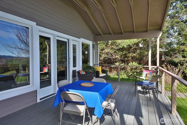 2693 North Bluff Road, Greenbank, WA 98253