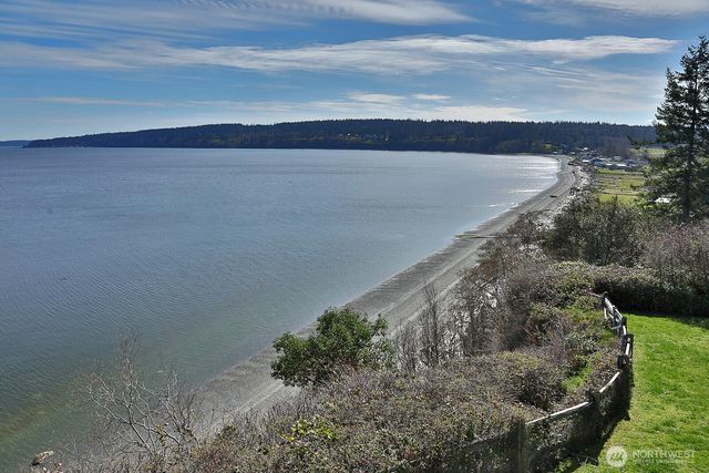 2693 North Bluff Road, Greenbank, WA 98253