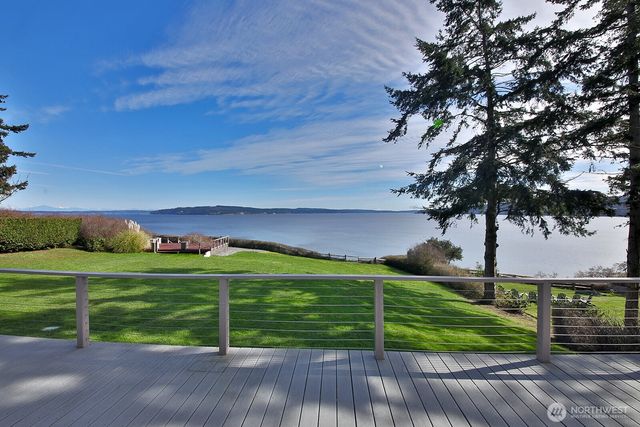 2693 North Bluff Road, Greenbank, WA 98253