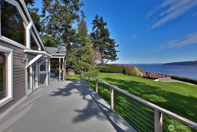 2693 North Bluff Road, Greenbank, WA 98253