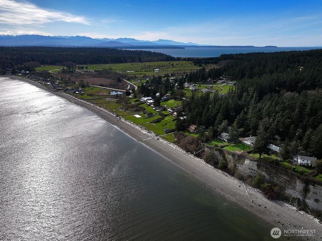 2693 North Bluff Road, Greenbank, WA 98253