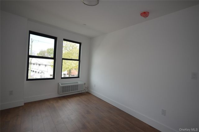 3542 Tiemann Avenue, Bronx, NY 10469