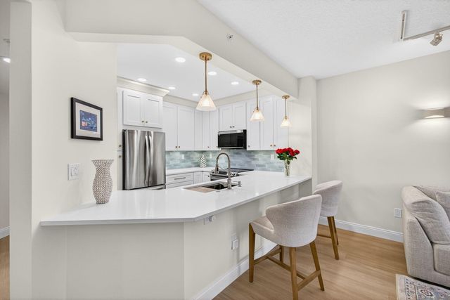 400 Uno Lago Drive 103, Juno Beach, FL 33408