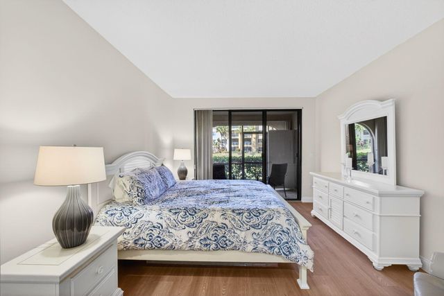 400 Uno Lago Drive 103, Juno Beach, FL 33408