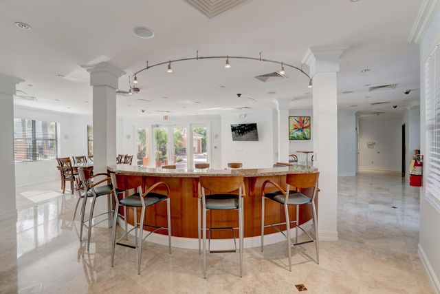 400 Uno Lago Drive 103, Juno Beach, FL 33408