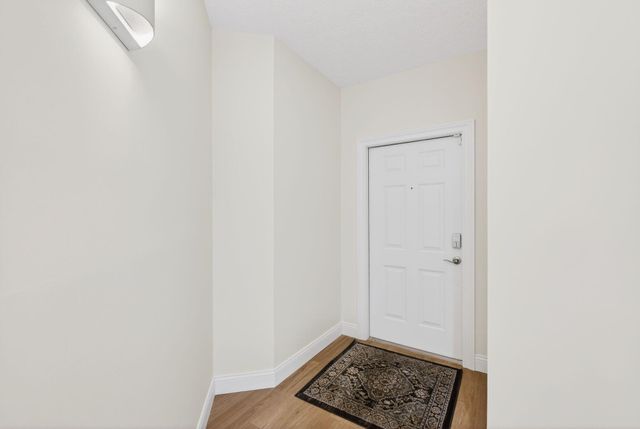 400 Uno Lago Drive 103, Juno Beach, FL 33408