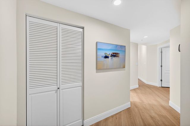 400 Uno Lago Drive 103, Juno Beach, FL 33408