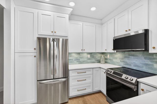 400 Uno Lago Drive 103, Juno Beach, FL 33408