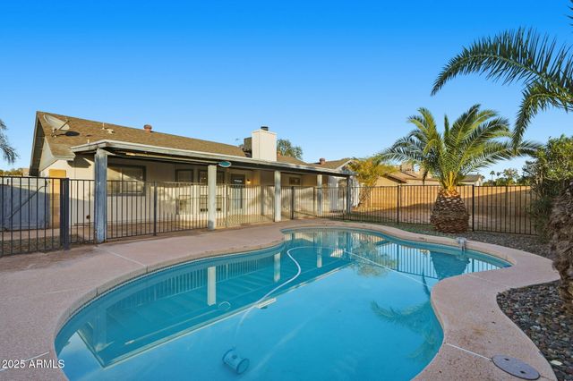 1317 W ESTRELLA Drive, Chandler, AZ 85224