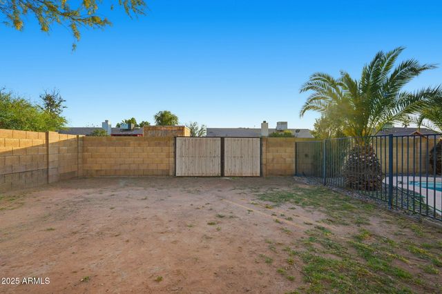 1317 W ESTRELLA Drive, Chandler, AZ 85224