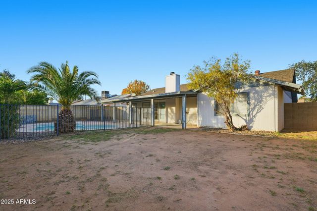 1317 W ESTRELLA Drive, Chandler, AZ 85224