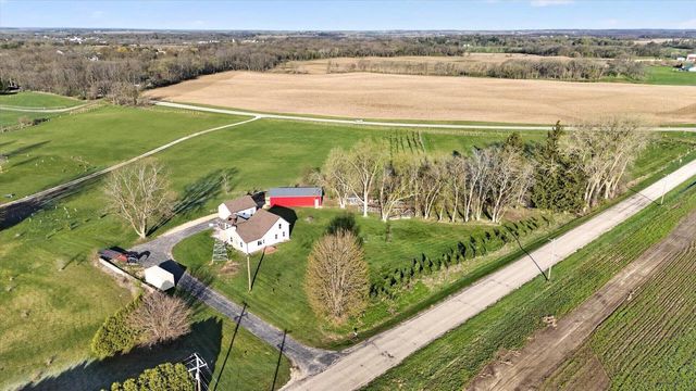 8357 Territorial Road, Evansville, WI 53536