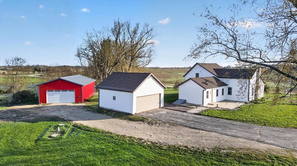 8357 Territorial Road, Evansville, WI 53536