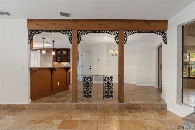 239 SE Paradise Point Road, Crystal River, FL 34429