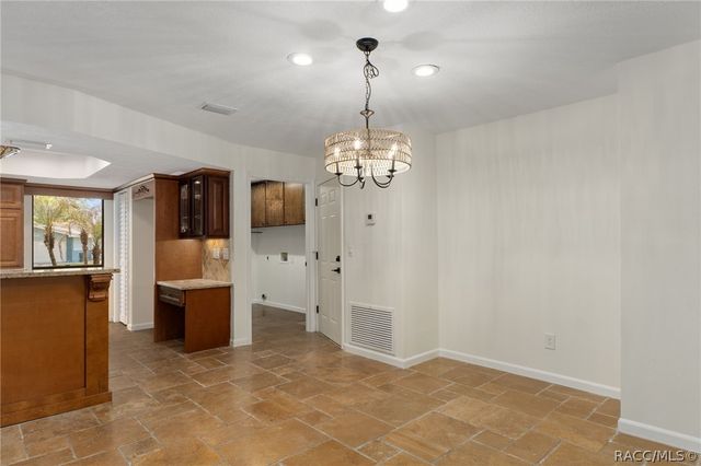 239 SE Paradise Point Road, Crystal River, FL 34429