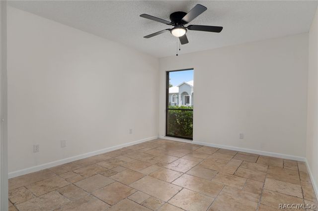 239 SE Paradise Point Road, Crystal River, FL 34429