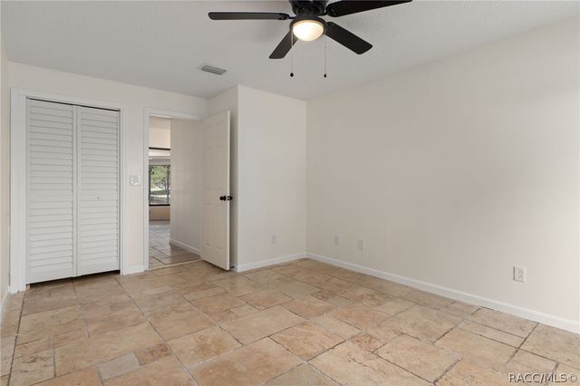 239 SE Paradise Point Road, Crystal River, FL 34429