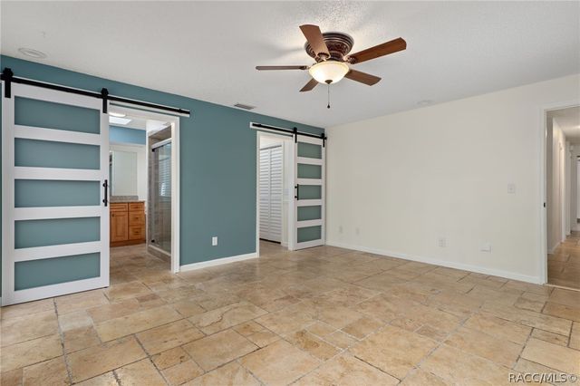 239 SE Paradise Point Road, Crystal River, FL 34429