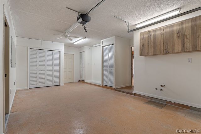 239 SE Paradise Point Road, Crystal River, FL 34429
