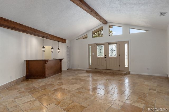 239 SE Paradise Point Road, Crystal River, FL 34429