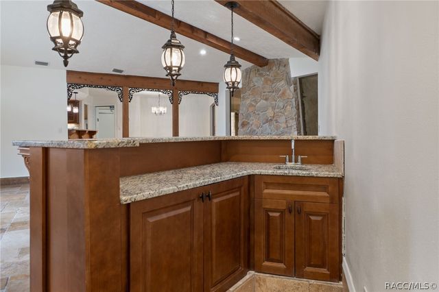 239 SE Paradise Point Road, Crystal River, FL 34429