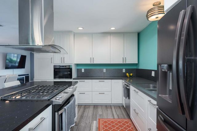 64 Calle De Estrellas, Palm Springs, CA 92264